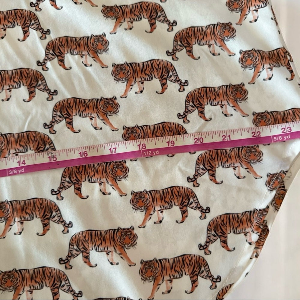 Stewart Simmons tiger print medium blouse/tunic - Picture 5 of 6